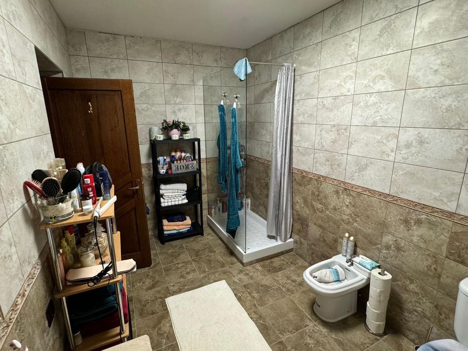 Vând casă ,în zona 14 Mai