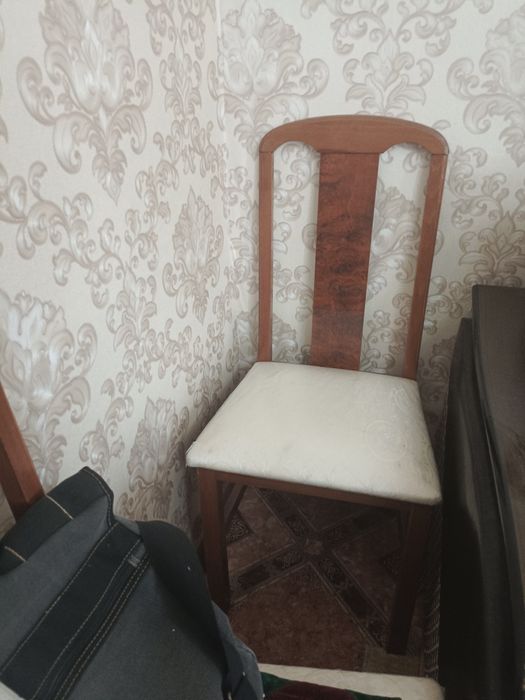 Стол для зала с 8 -ми стульями