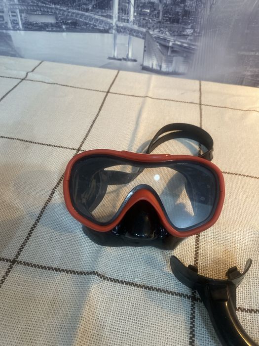 Очки и трубка для плавания