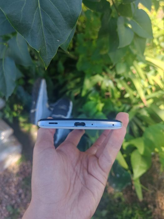 Sharp aquos zero 2 8/256