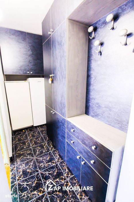 Dâmbul Pietros - Bulevardul 1848 - Ap 2 Camere Decomandat - Hol Pătrat