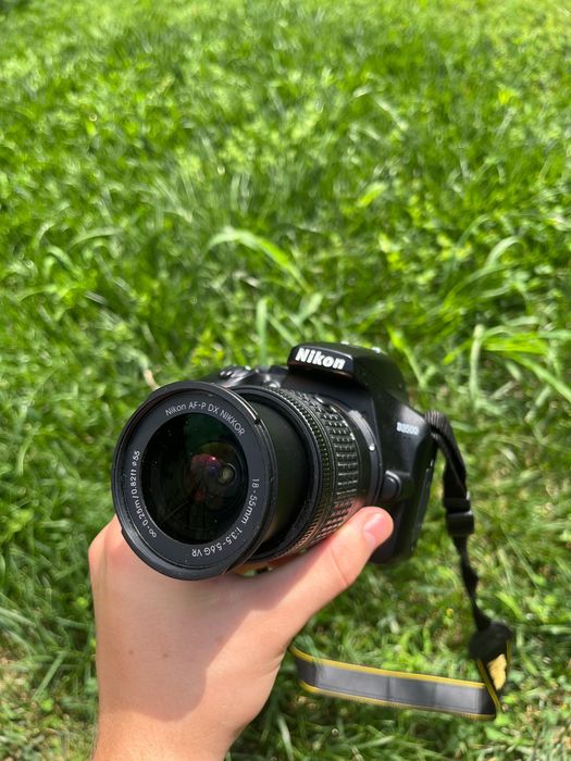 DSLR Nikon D3500 + accesorii