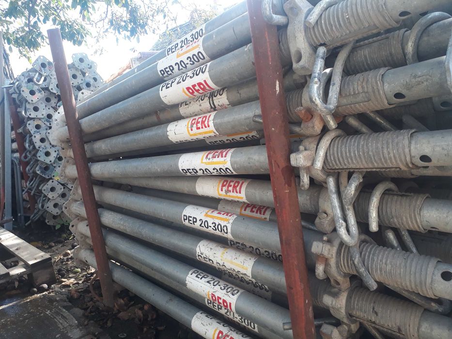 Popi metalici  reglabili zincati de 3m Peri 20-300