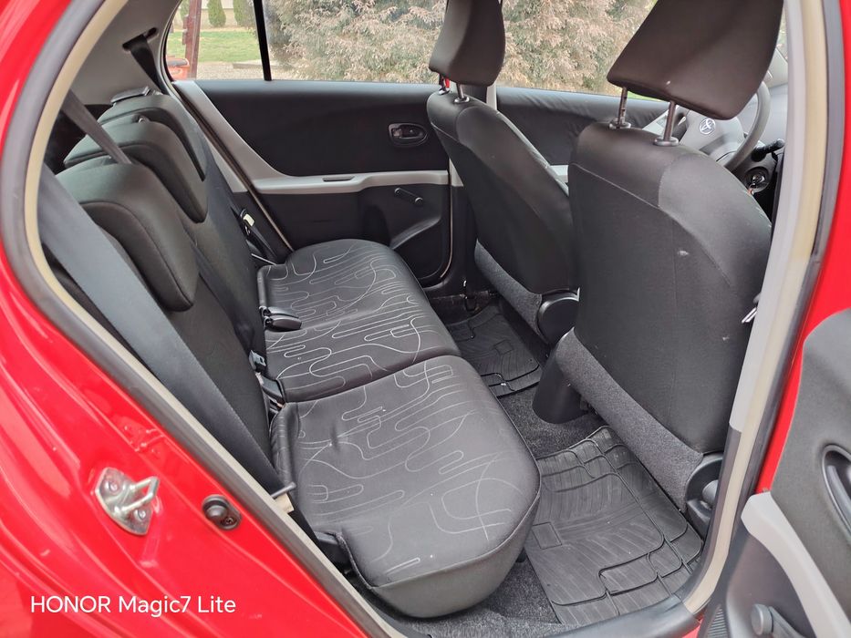 Toyota Yaris 1.0vvt-i  Euro5 an 2011 A/C