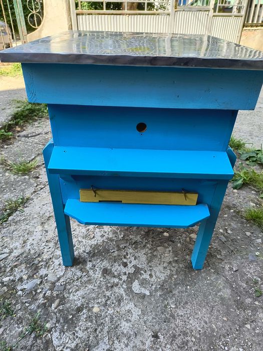 Пчелни кошери еднократно ползвани.