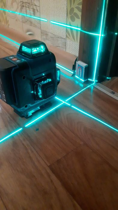 Шуруповерт, лазер