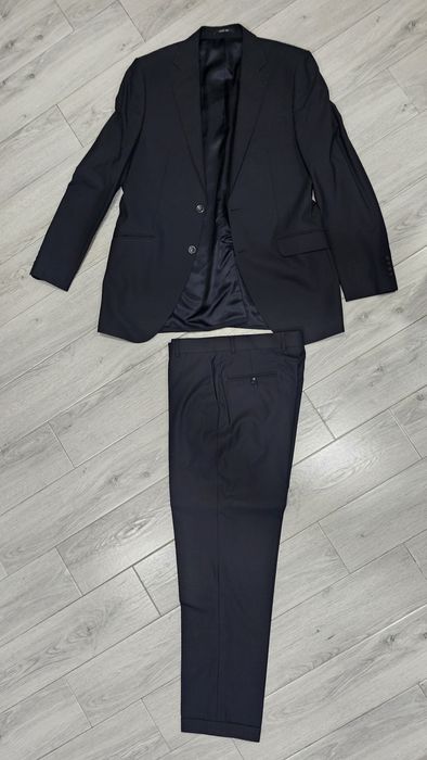 Продам костюм новый.