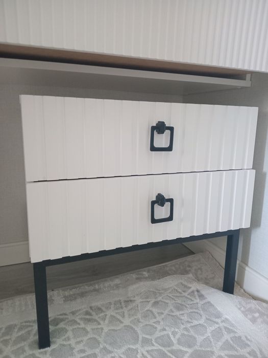 Тумба прикроватная