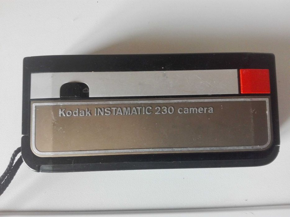 Японска пишеща машина и фотоапарати Kodak. .
