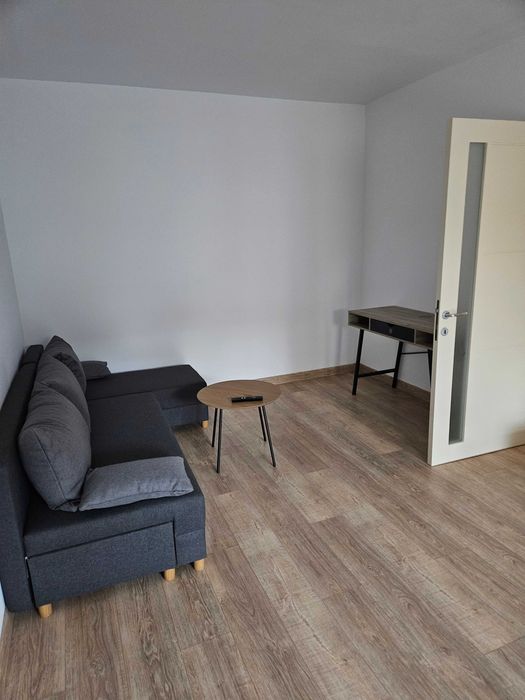 Inchiriez ap 2 camere newton iasi