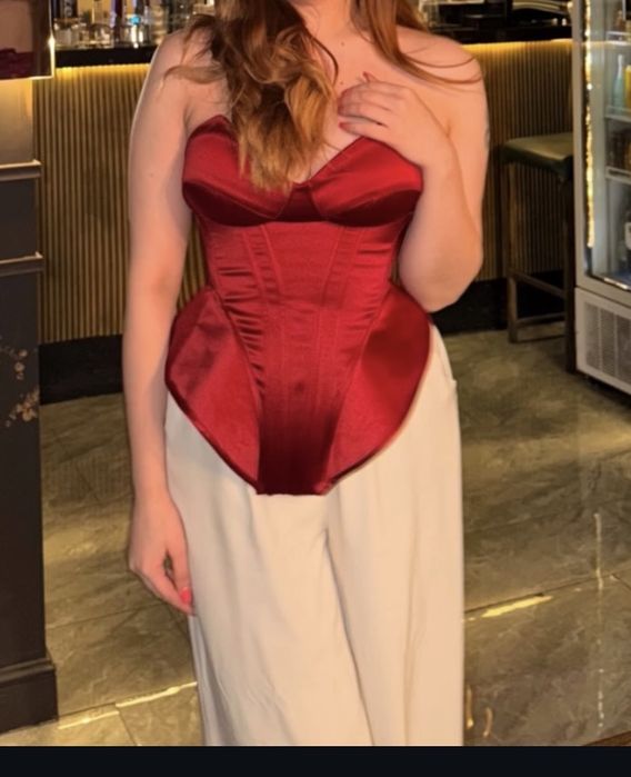 Разгрузка гардероба.