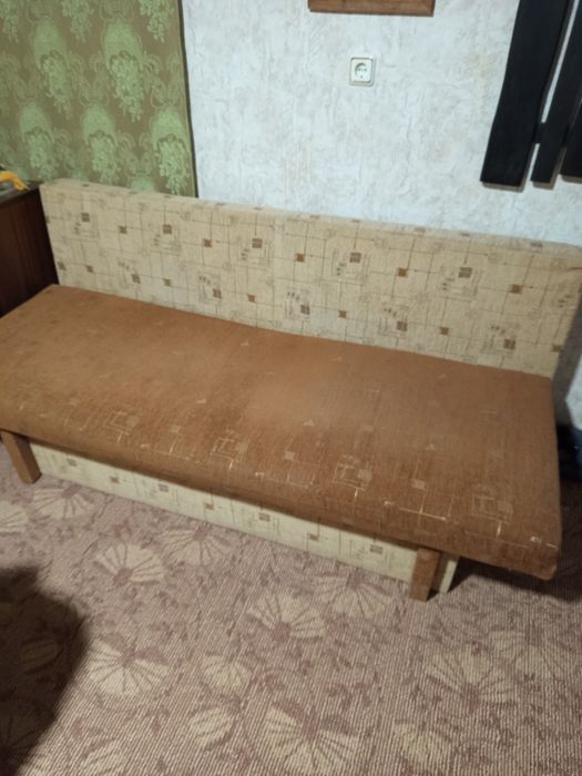 Разтегателен диван