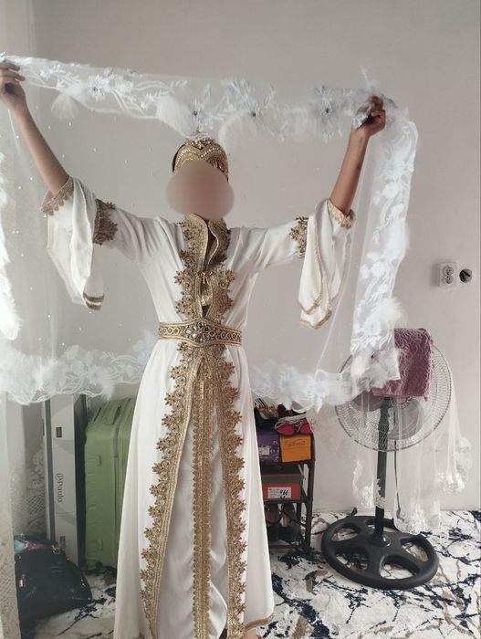 Абая белая ансамбл