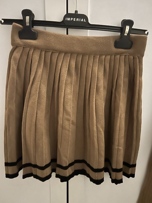 Дамски комплект пола и блуза