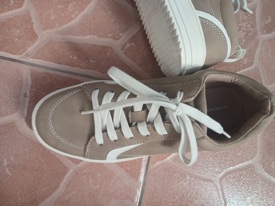 Pantofi sport Reserved mărimea 40