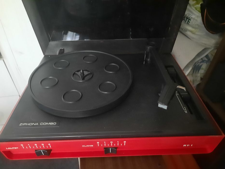 Pikup  cu amplificare.nu are boxele.