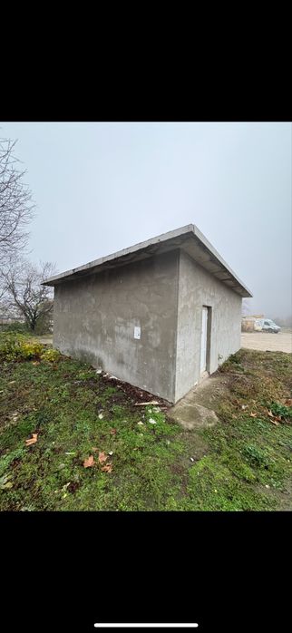 Продава се помещение- гр. Берковица Ж.К. “Заряница” . 53 кв.м