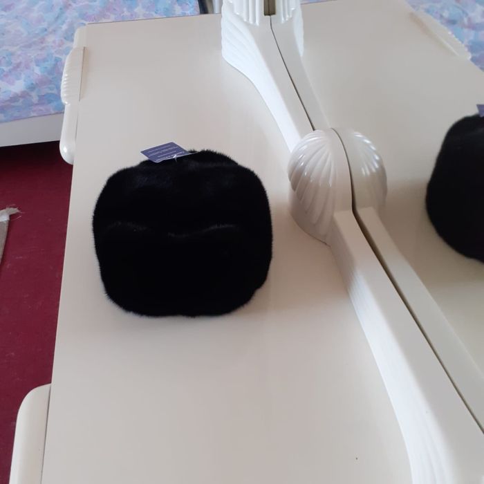 продаю новую шапку-обманку