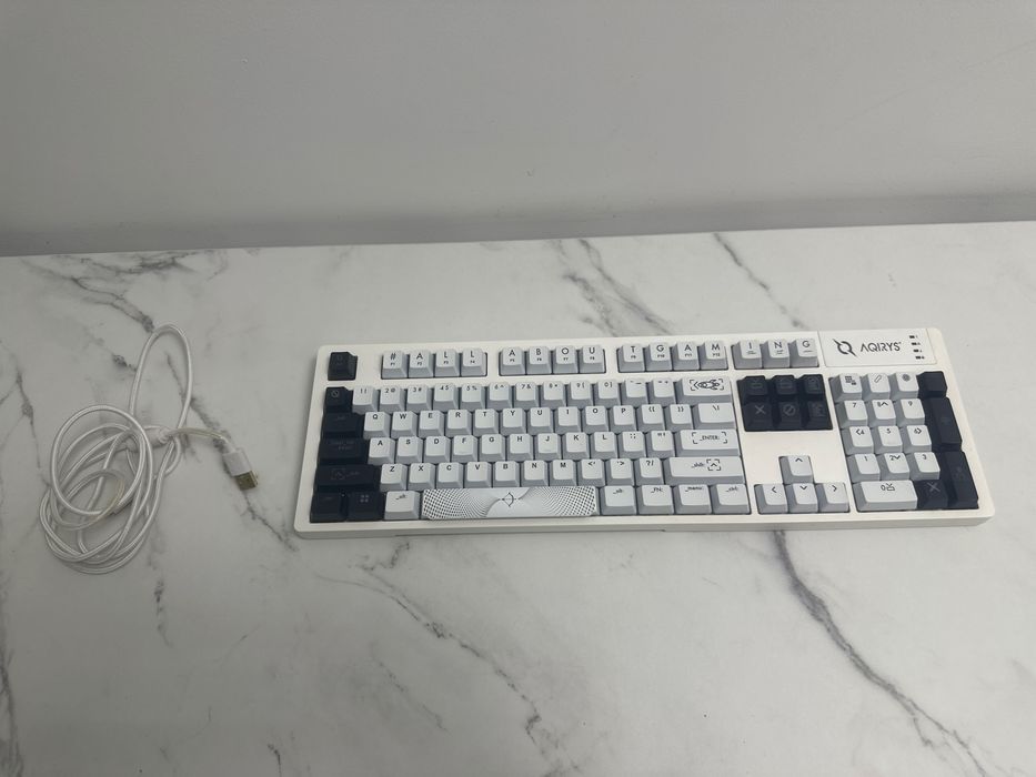 Tastatura mecanică gaming AQIRYS -stare foarte buna