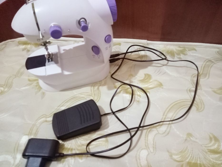 Mini tikuv mashinasi sotiladi hamyonbop narxda