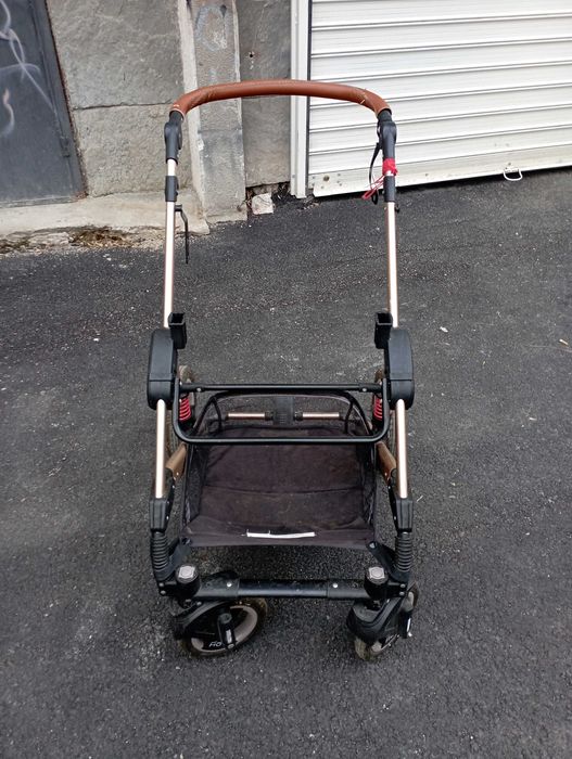 Бебешка количка Гала