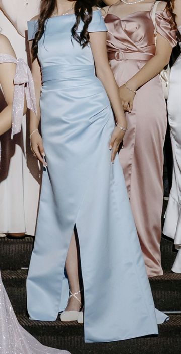 Платье небесно голубого цвета