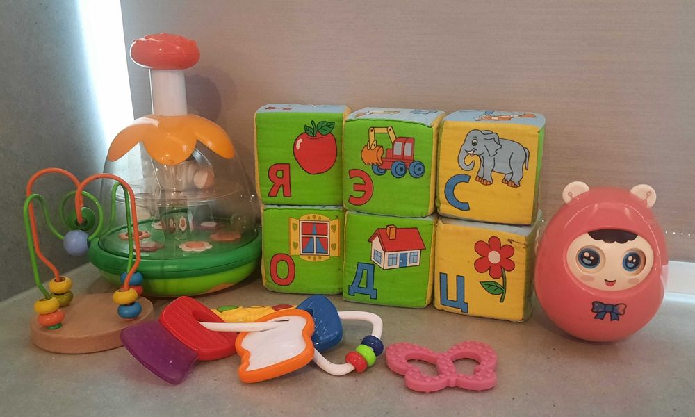 Продаю детские игрушки