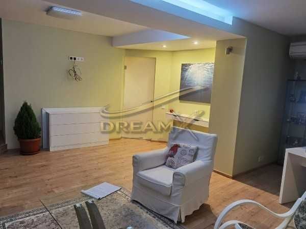 Дава се офис под наем в Центъра! 71411287
