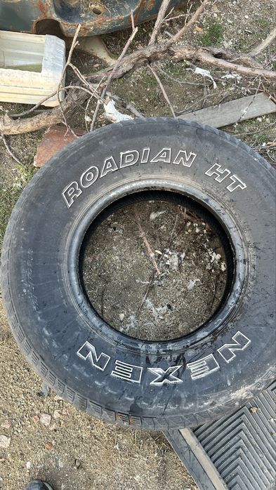 Nexen 275/70/16 шины комплект