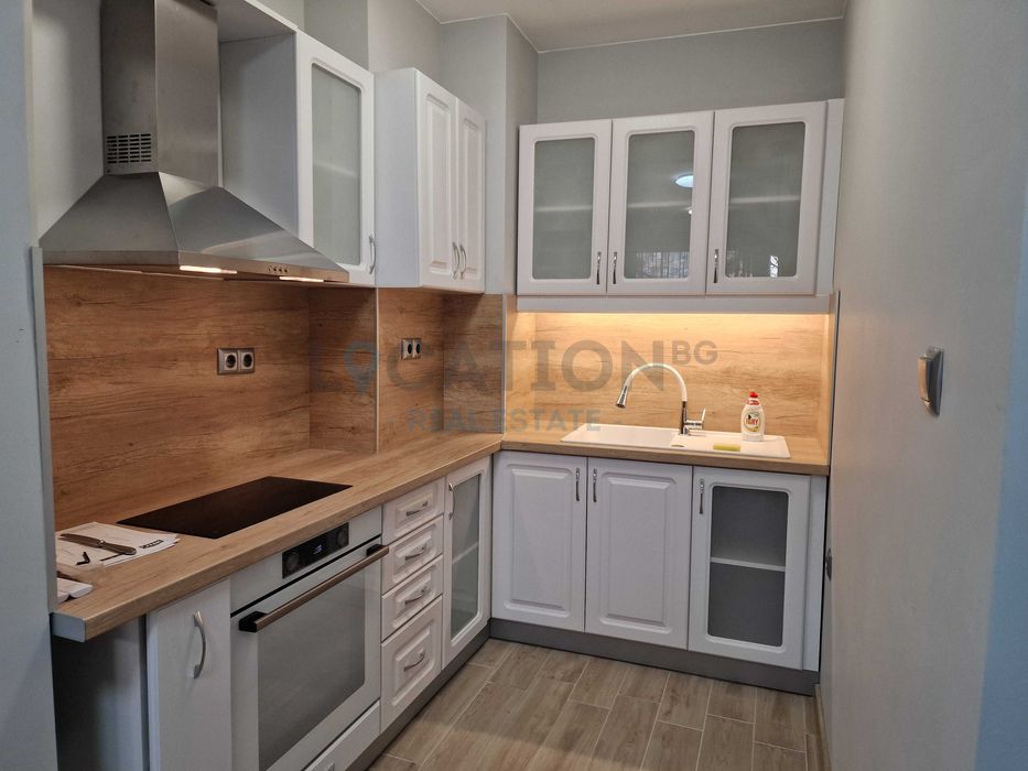 Продава се Тристаен апартамент в Варна, Погреби - 95 кв.м за 1999 €/кв.м - Снимка #1