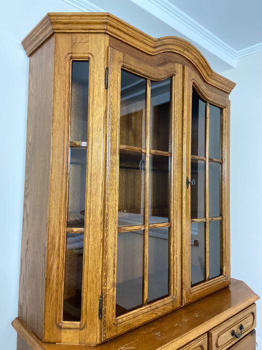 Bibliotecă din lemn