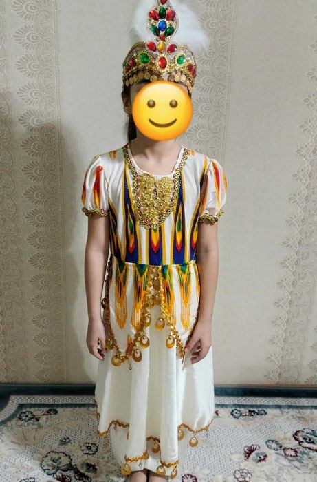 Продается детские костюмы платье для танца.