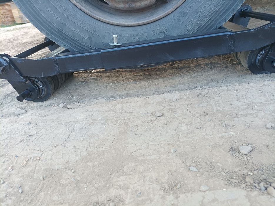 Cărucioare tractari , roti rupte, blocate cărucioare fara cric