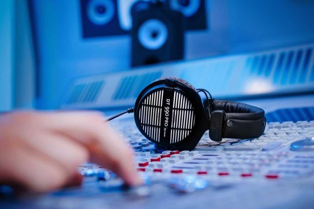 Професионални студийни слушалки Beyerdynamic DT 990 Pro 250 Ohm