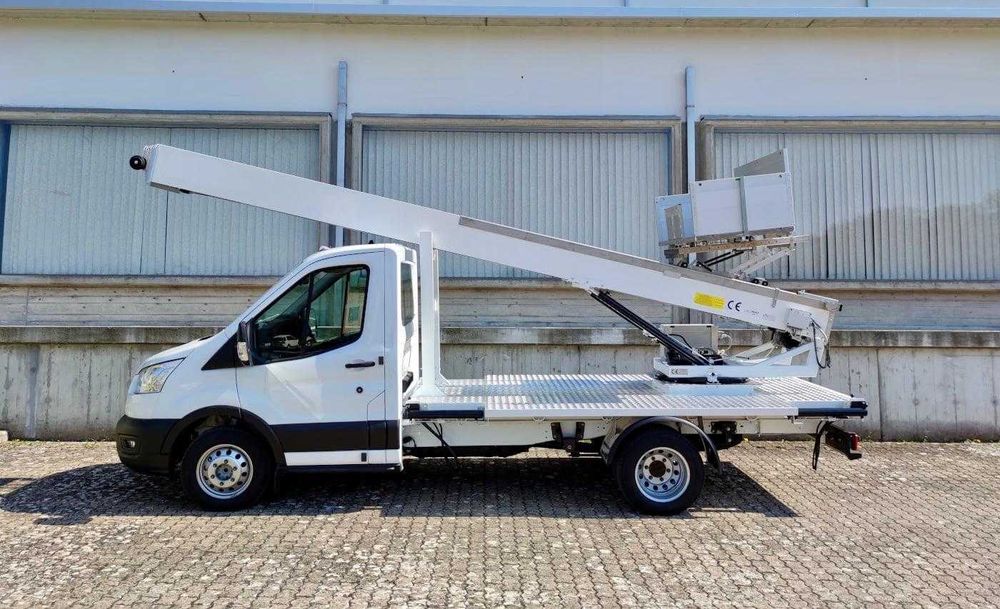 Lift exterior nou închiriere – scapă de scări și efort!