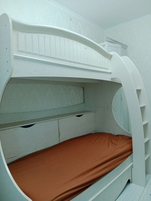 Отдам даром двухъярусная детская кровать