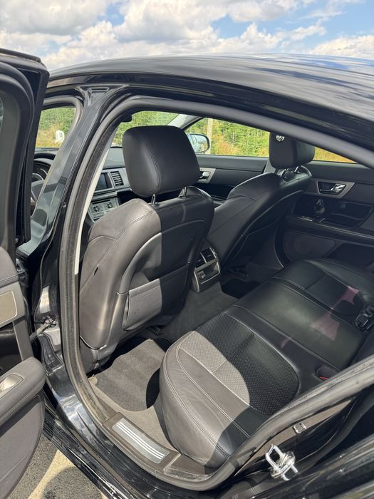 Jaguar XF 3.0D 275 CP – 2011