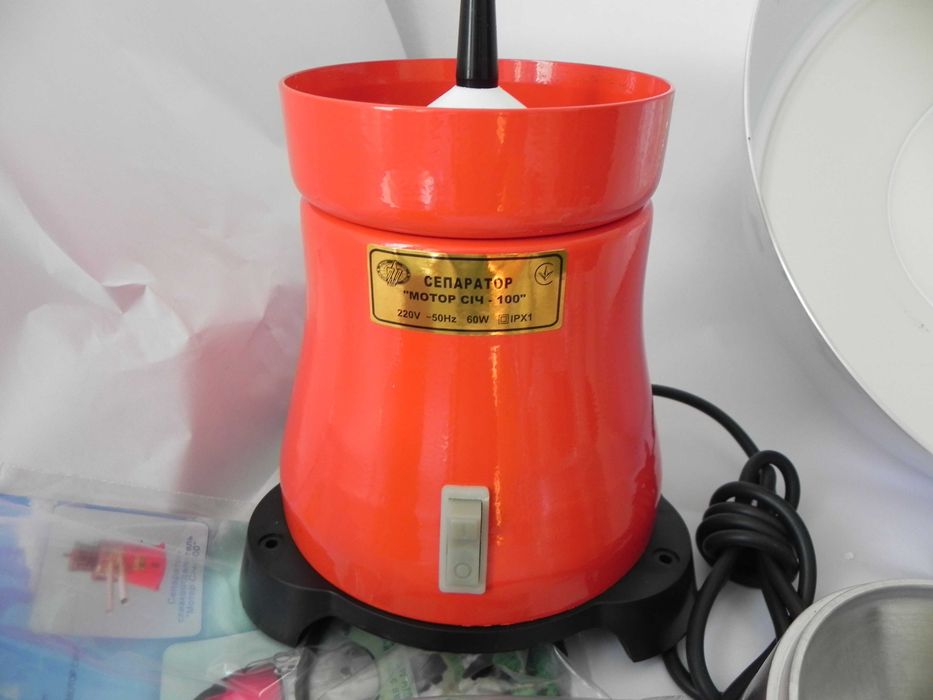 Separator electric de lapte smantana 100 l/ora 200W