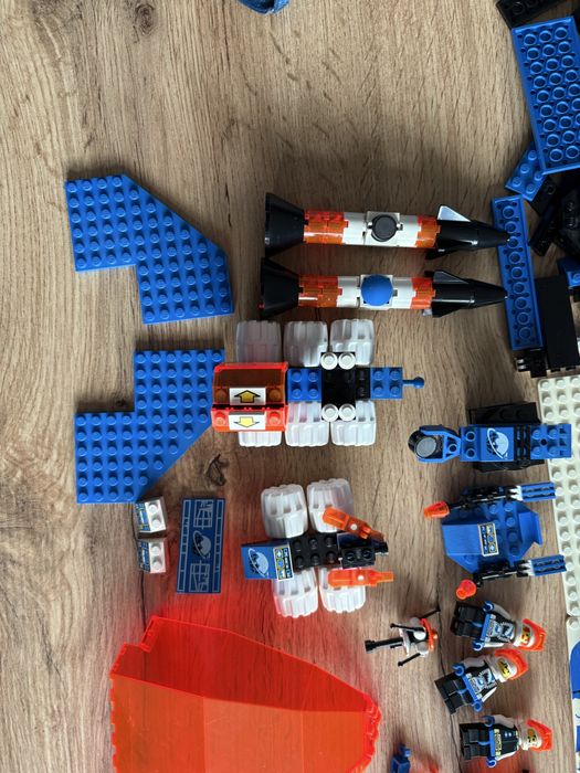 Lego  Space Ice Planet 6983 Ice Station Odyssey