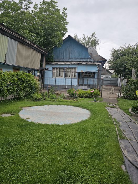 Продам капитальный, кирпичный дом в городе