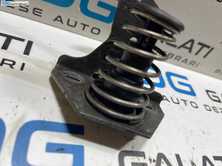 Mecanism Cui Carlig Blocare Inchidere Incuietoare Clapeta Deschidere Capota Motor BMW Seria 1 E81 E87 2004 - 2011 Cod 7071124 [B3475]
