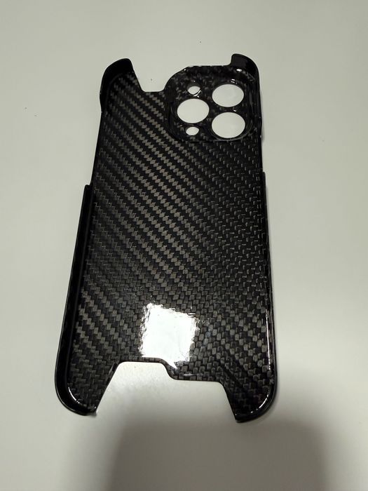 Husă Velante Carbon iPhone 16 pro max