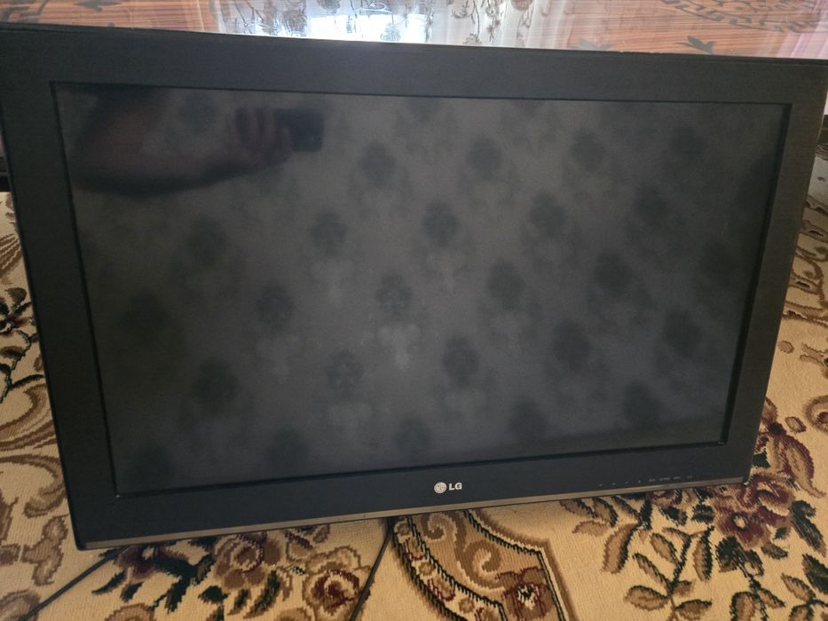 LG. Телевизор сотилади