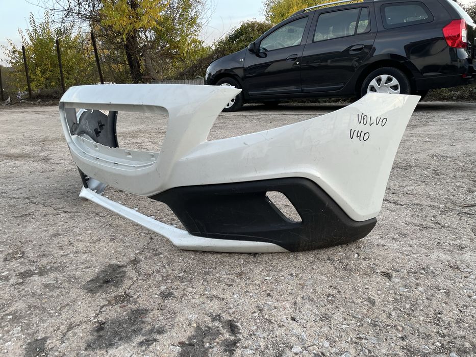 Предна броня за Volvo V40 Cross Country Волво В40  2013-2020г