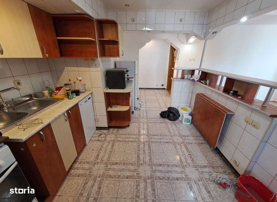 3 camere decomandat Pacurari Moara de foc 71 mp et. 3 Cod:161977