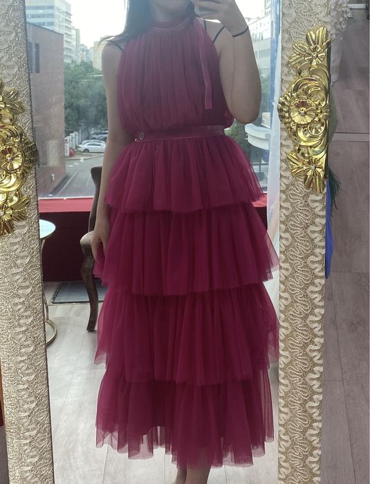 Розовое вечернее платье