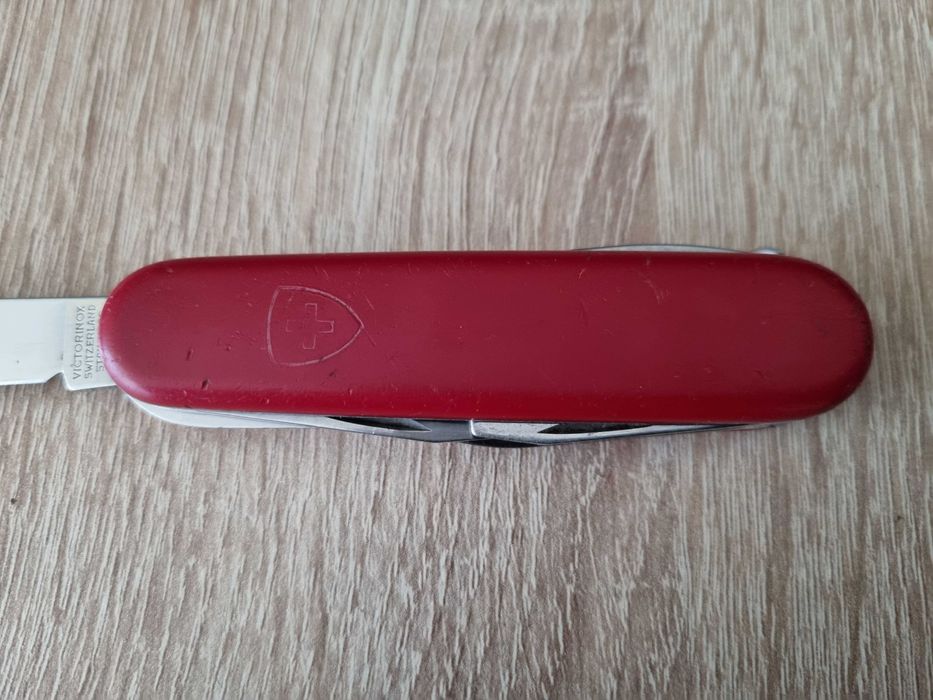 Швейцарски джобен нож Victorinox Camper с калъф