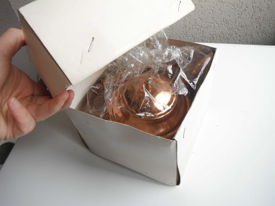 Голямо медно котле и чайник от мед с дървена дръжка