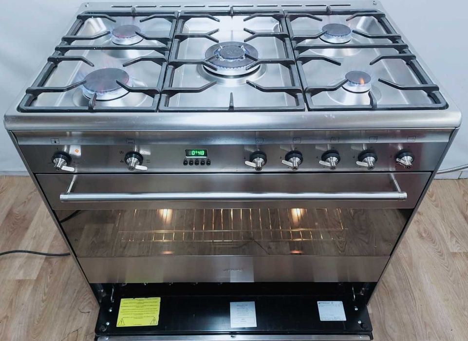 Продам газовую плиту bosch