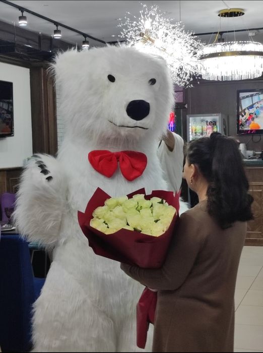 Белый мишка Чебурашка 
белый